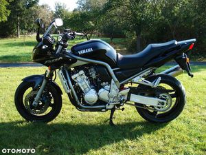 YAMAHA FZS