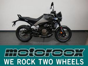 HUSQVARNA SVARTPILEN 401 MODELL 2025 | VORFÜHRMASCHINE |