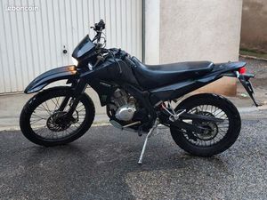 YAMAHA XT 125