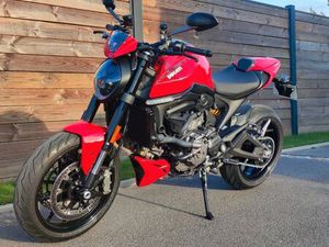 DUCATI MONSTER