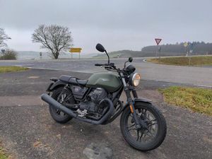 MOTO GUZZI V7 III STONE A2-GEDROSSELT AUS 2TER HAND