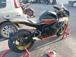 SUZUKI GSXR 600 K7 PISTE