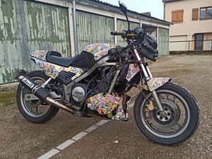 YAMAHA FZ 750