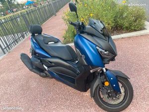 YAMAHA XMAX 400