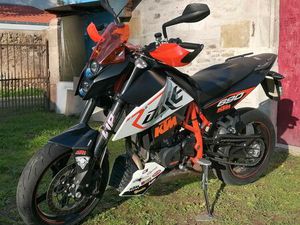 VEND MOTO KTM 690 DUKE R ANNÉE 2010