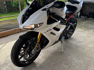 TRIUMPH DAYTONA 675