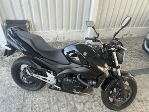 SUZUKI GSR 600 BLACK EDITION 2011 ALCAINS