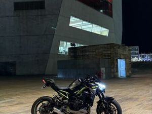 KAWSAKI Z900 DOIS MIL E VINTE BONFIM