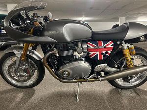 TRIUMPH THRUXTON R