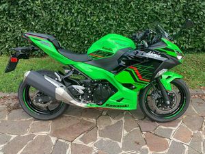 VENDO KAWASAKI NINJA 400 (2023) USATA A SARONNO (CODICE 9893931) - MOTO.IT