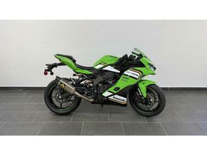 VENDO KAWASAKI NINJA ZX-4RR (2024 - 26) USATA A CASORIA (CODICE 9894070) - MOTO.IT
