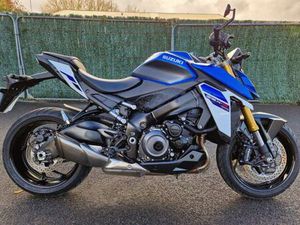 SUZUKI GSX-S 1000 IN BLUE