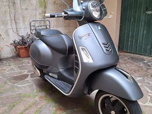 VESPA GTS SUPER 300 GRIGIO