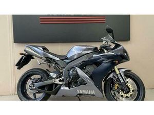 VENDO YAMAHA YZF R1 (2004 - 05) USATA A RAVENNA (CODICE 9894343) - MOTO.IT