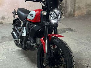 DUCATI SCRAMBLER ICON RED 800 ROSSO