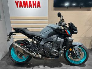YAMAHA MT-10 *AKRAPOVIC*KZH*HEBELPROTEKTOR-BLINKER*