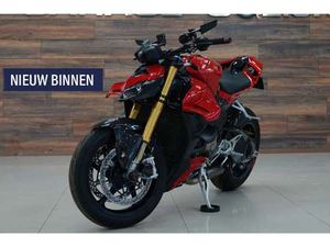 DUCATI STREETFIGHTER TOUR V4 S | AKRAPOVIC | CARBON | ROOD