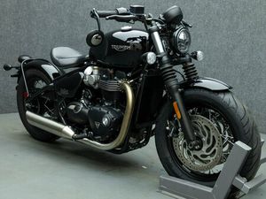 2022 TRIUMPH BONNEVILLE BOBBER W/ABS