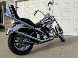 2001 SOFTAIL® DEUCE®