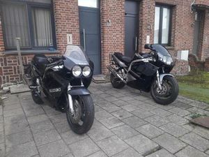 ② GSXR 750 '91. EN 750 '89.