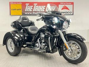 2015 HARLEY-DAVIDSON TRI GLIDE 103 TRIKE - 20,000 MILES