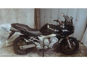 VENDO YAMAHA FZ6 FAZER (2004 - 07) USATA A BARANZATE (CODICE 9894283) - MOTO.IT
