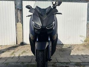 ② YAMAHA XMAX 125 (2018)