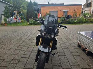 KAWASAKI Z1000 SCHWARZ MATT | WEIHNACHTSANGEBOT