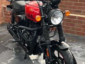 ROYAL ENFIELD HUNTER 350 ROADSTER/RETRO PETROL MANUAL EURO 5 (20 PS) 349 CC