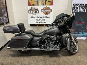 2017 HARLEY-DAVIDSON® STREET GLIDE® SPECIAL CHARCOAL DENIM FLHXS