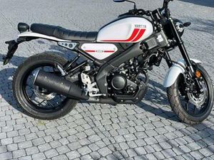 YAMAHA XSR125