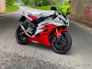 YAMAHA YZF-R6
