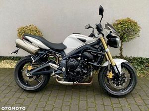 TRIUMPH STREET TRIPLE