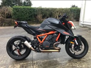 KTM SUPERDUKE 1290 R (2021 MODEL)