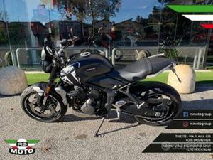 TRIUMPH TRIDENT 660