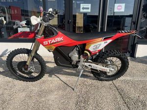 STARK FUTURE VARG 2025 60 CM3 | MOTO ENDURO | 450 KM | ROUGE | 60740 ST MAXIMIN
