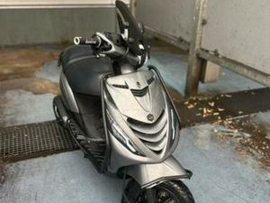 PIAGGIO ZIP 50CC 4T 2020 E4 — SCOOTERS | PIAGGIO — MARKTPLAATS