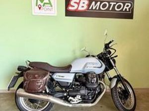 MOTO GUZZI V7