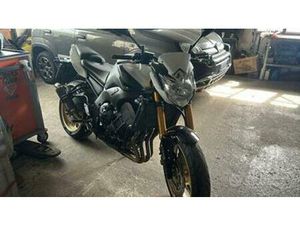 YAMAHA FZ8