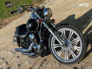 KAWASAKI VN 900 VN900 CUSTOM - NOVE GUME