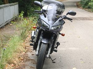 YAMAHA FZS →