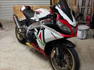 APRILIA RSV4