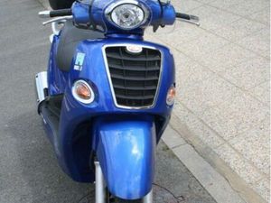 KYMCO 250 PEOPLE SCOOTER