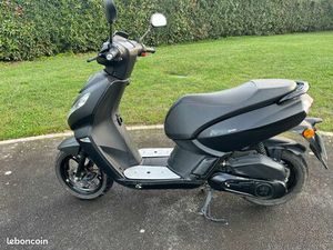 SCOOTER PEUGEOT KISBEE BLACK ÉDITION