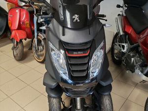 SCOOTER PEUGEOT METROPOLIS 3 ROUES