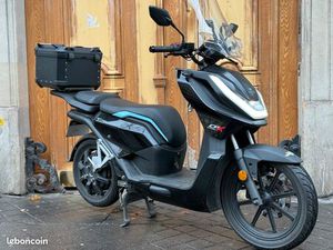 VMOTO SOCO CPX EXPLORER SCOOTER ÉLECTRIQUE ÉQUIVALENT 125 CC *VÉHICULE DE DÉMONSTRATION