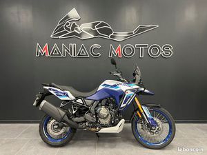 SUZUKI V-STROM 800 DE + PACK DJEBEL