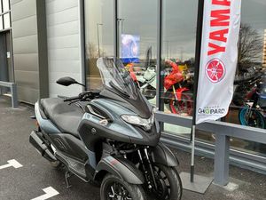 TRICITY 300 199/MOIS