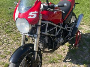 DUCATI MONSTER