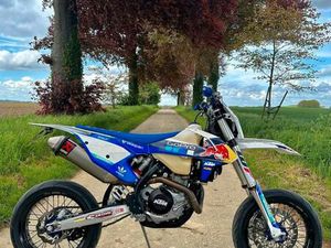 ② SUPERMOTO KTM EXC 500